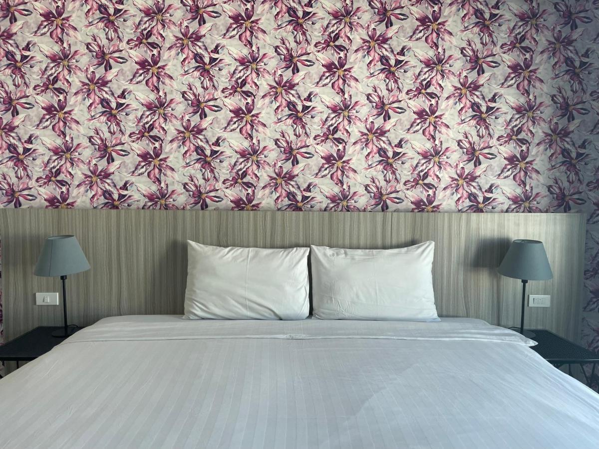 Embryo Hotel Патая Екстериор снимка