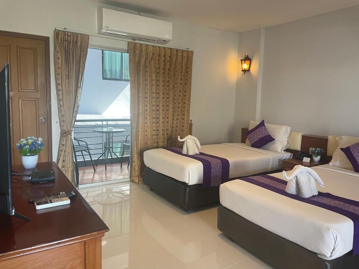 Embryo Hotel Патая Екстериор снимка
