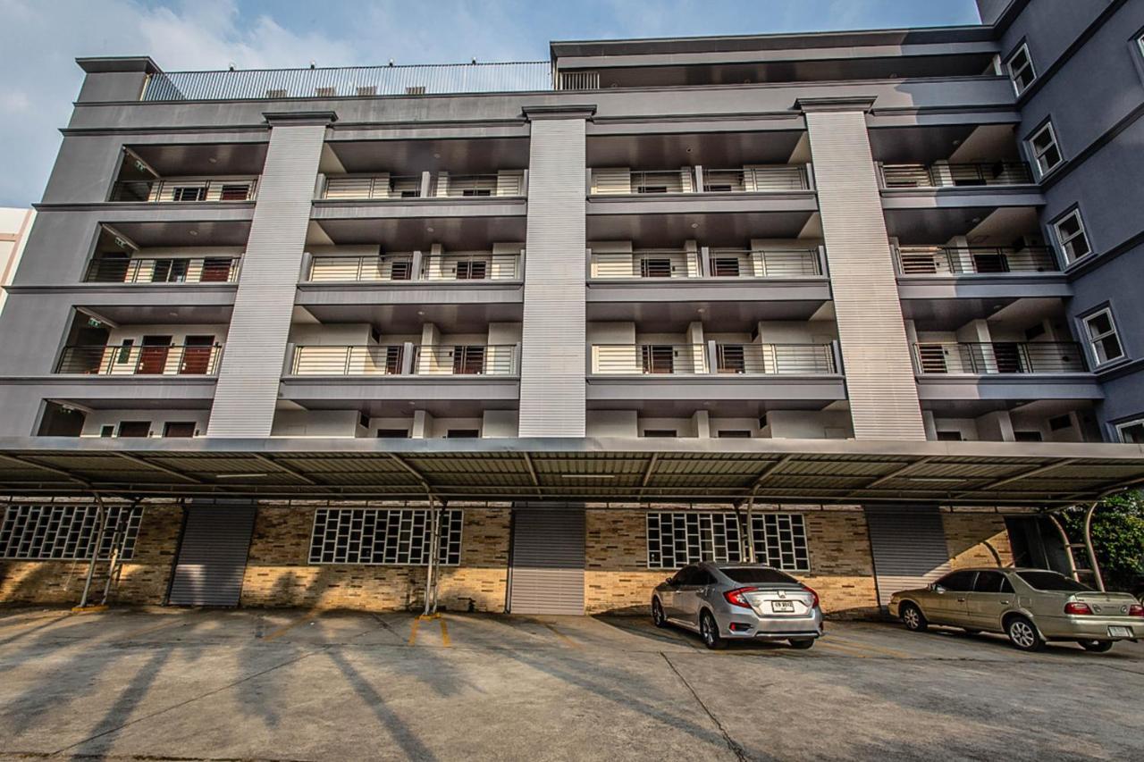 Embryo Hotel Патая Екстериор снимка