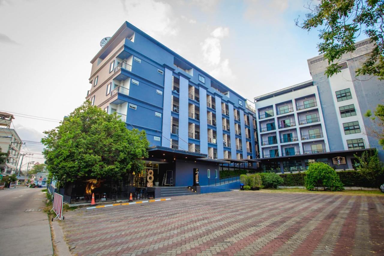 Embryo Hotel Патая Екстериор снимка